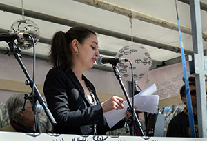 Bild: Dotschy Reinhardt, Autorin, Musikerin und Vorsitzende des Landesrats der Roma und Sinti in Berlin-Brandenburg © Stiftung Denkmal, Foto: Nihad Nino Pušija